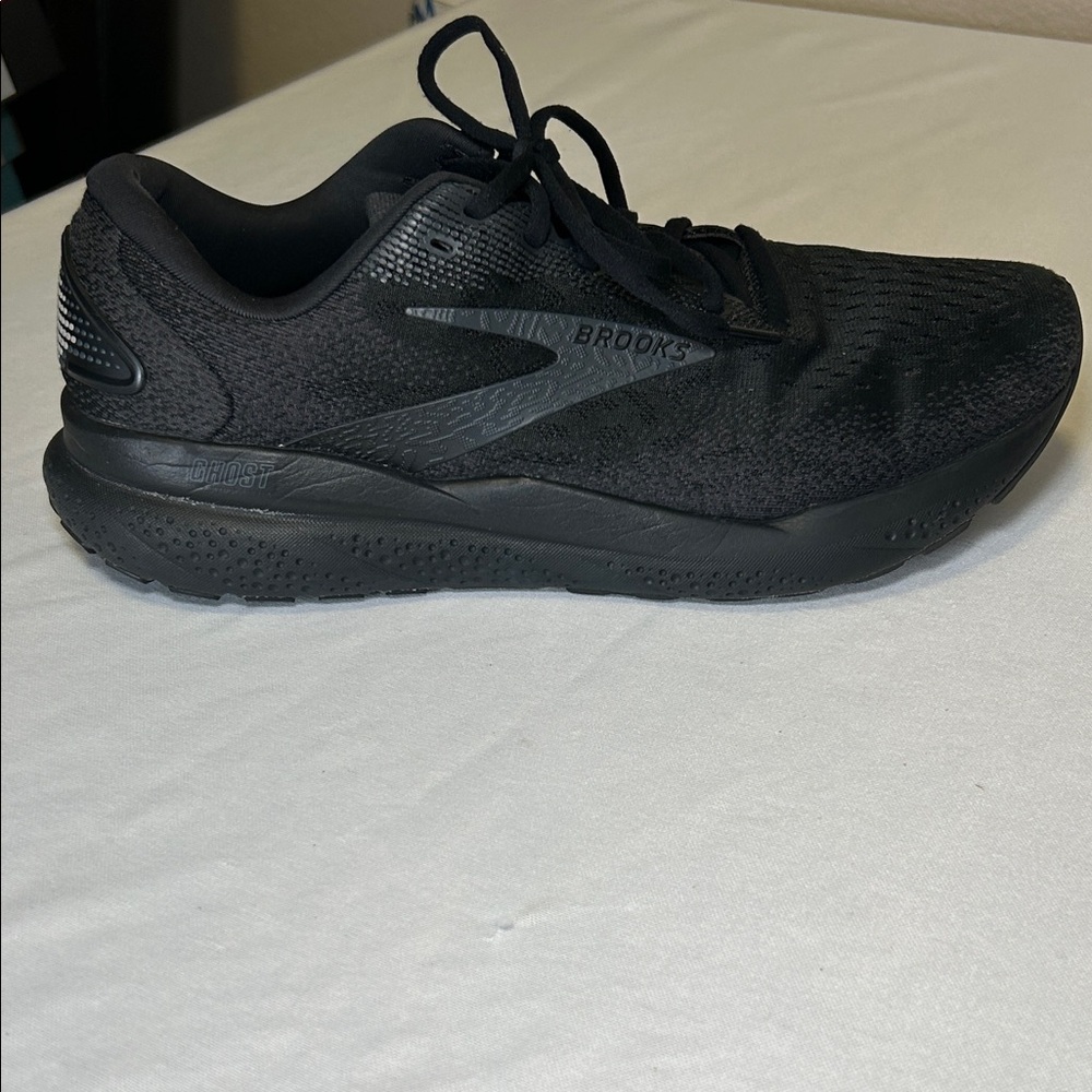 Brooks Ghost 16 Black Lace Up Sneakers Running Men’s Size 10D